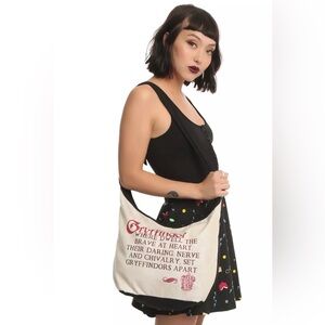 NWT Harry Potter Gryffindor Hobo Bag Hot Topic